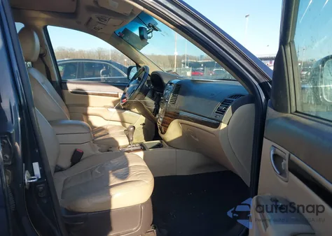 2011 Hyundai Santa Fe Limited V6 from USA, damaged, VIN 5XYZKDAG8BG044961